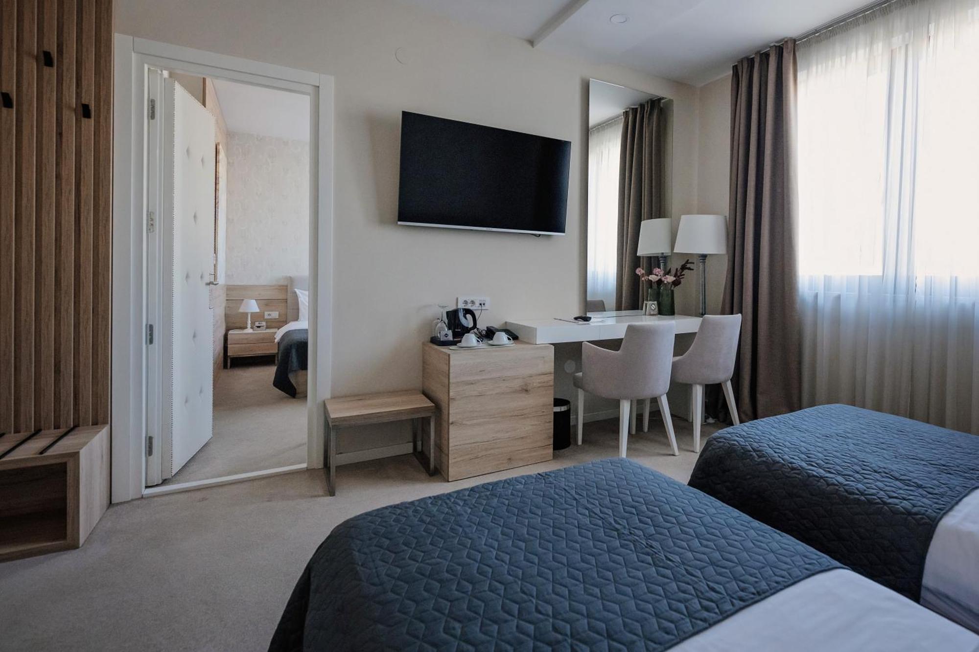 Ig Hotel Gornji Milanovac Exteriör bild