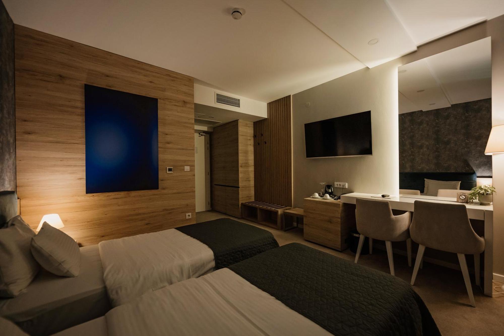 Ig Hotel Gornji Milanovac Exteriör bild