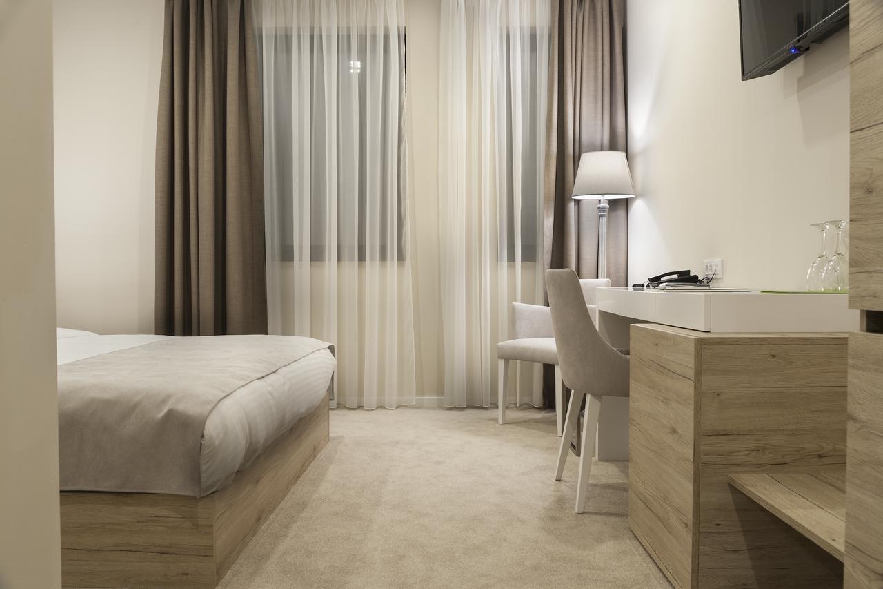Ig Hotel Gornji Milanovac Exteriör bild