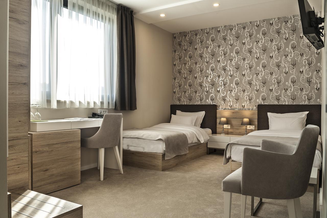 Ig Hotel Gornji Milanovac Exteriör bild